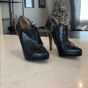 REMOVING ITEM FROM POSH ON APRIL 30 
Ankle Heels